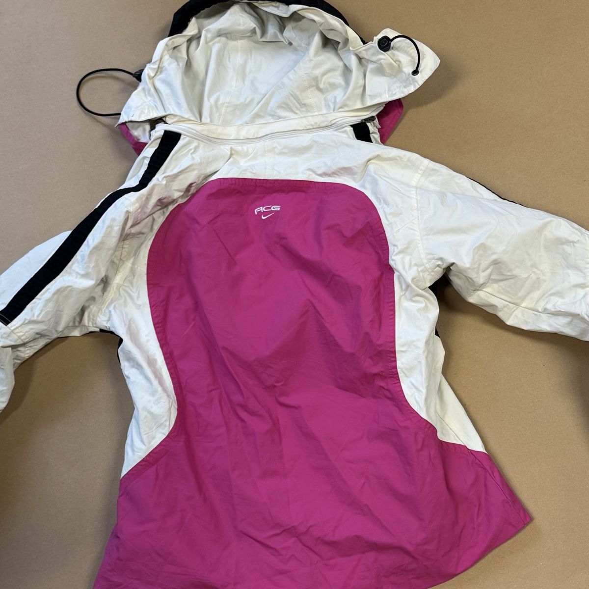 Nike Giacche: Nike ACG Functional Jacket, size M Windjacke Vintage wasser – Usato da St. Gallen venduto da sourced_limited 3