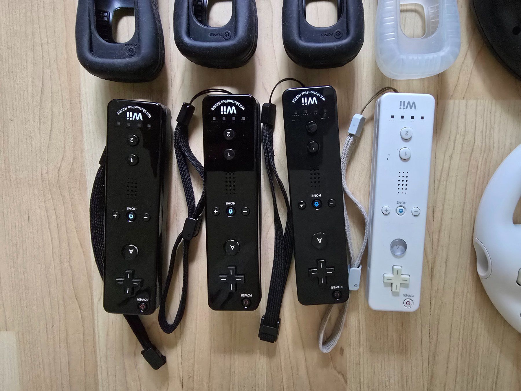 Nintendo Console: Nintendo Wii 4 Player Set mit 12 Games – Usato da Sursee venduto da Elian91 3