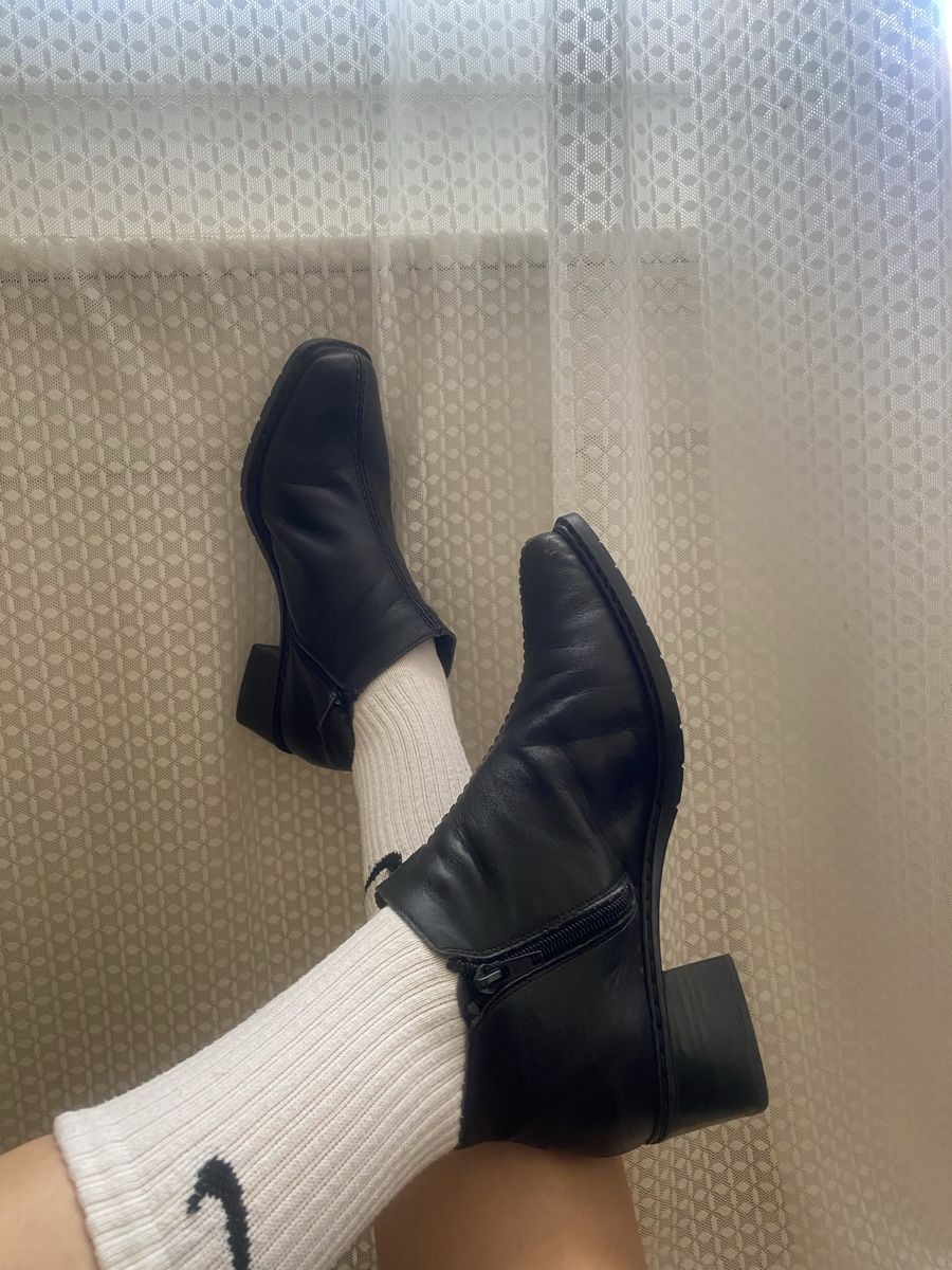 Rieker Scarpe da donna: Rieker Black Leather Ankle Boots – Nuovo (secondo la descrizione) da Bern venduto da alexjop