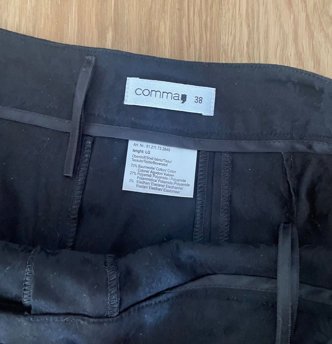 Comma Pantaloni: Elegante Hose von Comma – Usato da Kriens venduto da Mayang 1