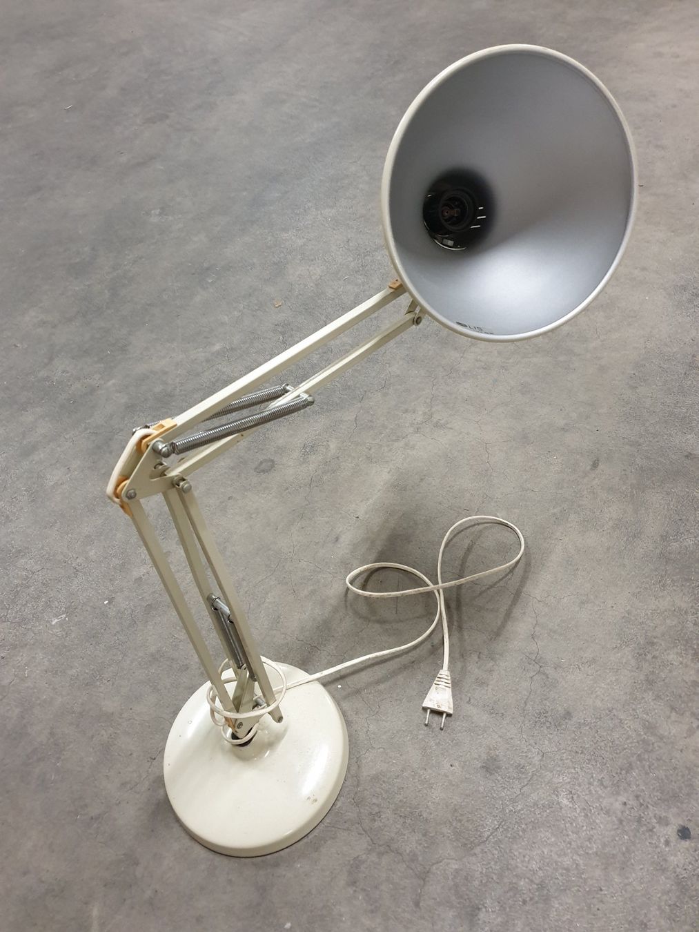 Luxo Lampade: lampe de bureau vintage Luxo – Usato da Ecublens VD venduto da Netfinity