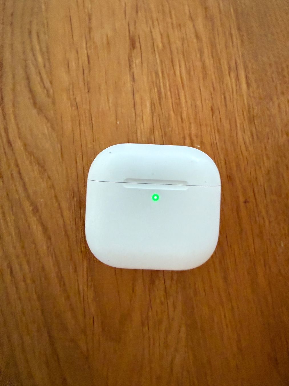 Apple Cuffie: APPLE AirPods 4 Charging Case – Usato da Lausanne venduto da Nine1982 4