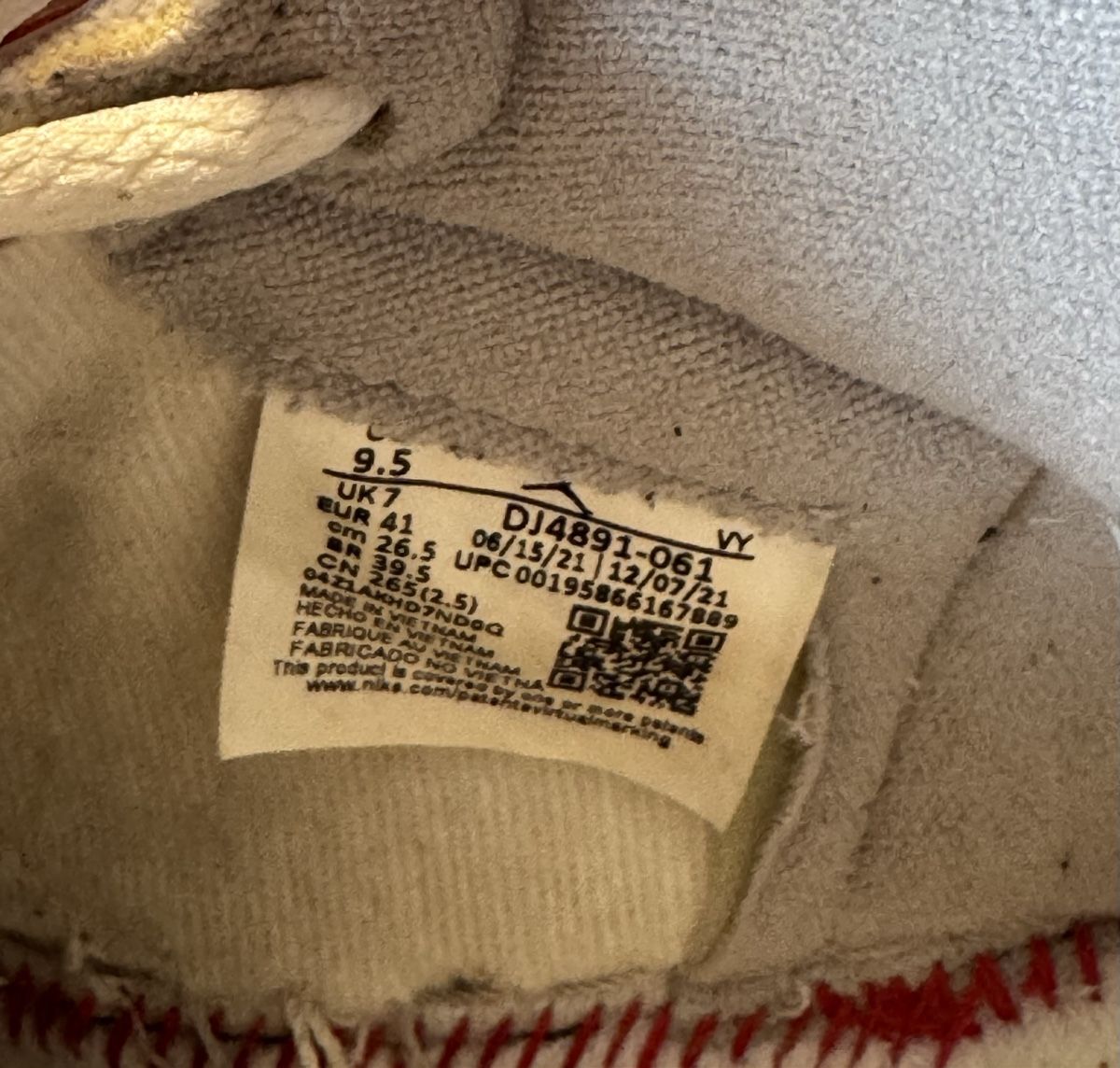 Jordan Scarpe da uomo: Nike Air Jordan 1 – Usato da Villmergen venduto da van_xv9t 4