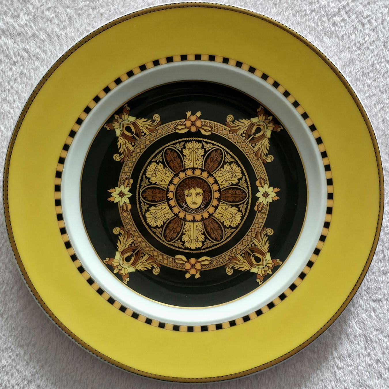 Versace Piatti: Versace Rosenthal Teller "Barocco" Durchmesser 18cm! Top – Nuovo (secondo la descrizione) da Amriswil venduto da newschweiz