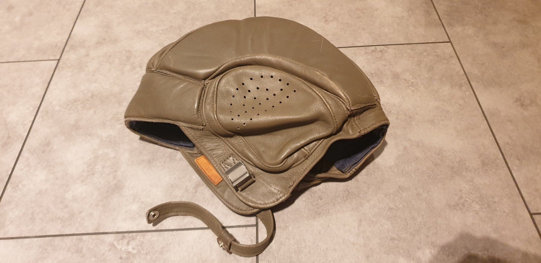 Armi bianche: Casque Militaire HELM, cuir, char tank – Usato da Lausanne venduto da asdyx 3