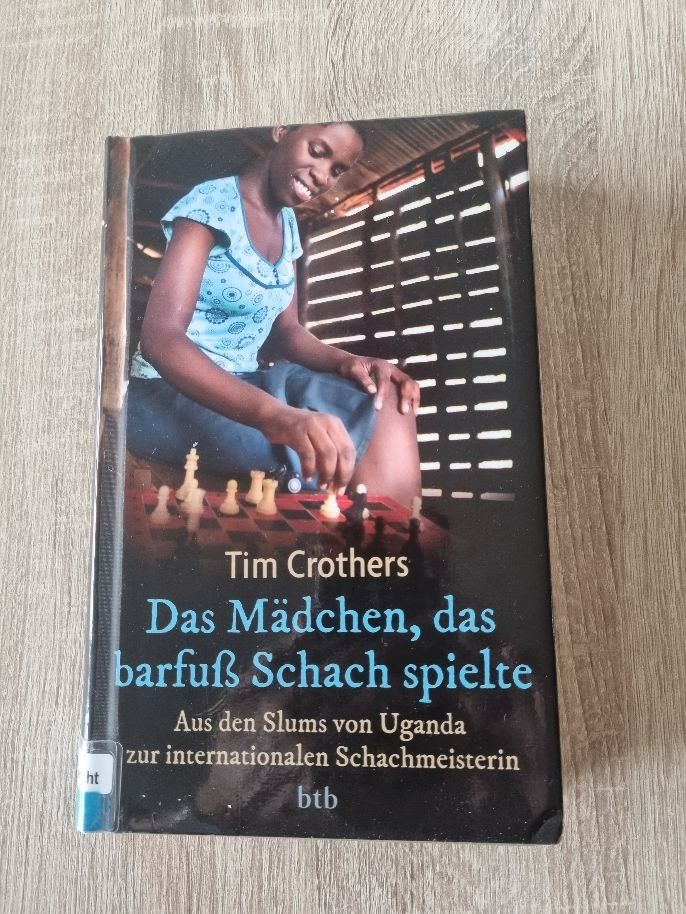 Libri: Schachbuch Das Mädchen das barfuss Schach spielte – Usato da Muttenz venduto da Langerochade