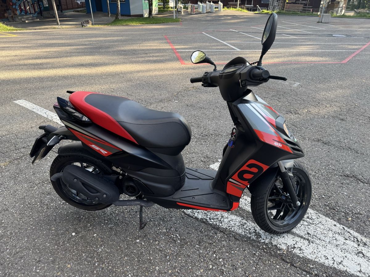 Aprilia Strada: Roller | Aprilia SR 50 – Usato da Hombrechtikon venduto da eli_xsh8 3