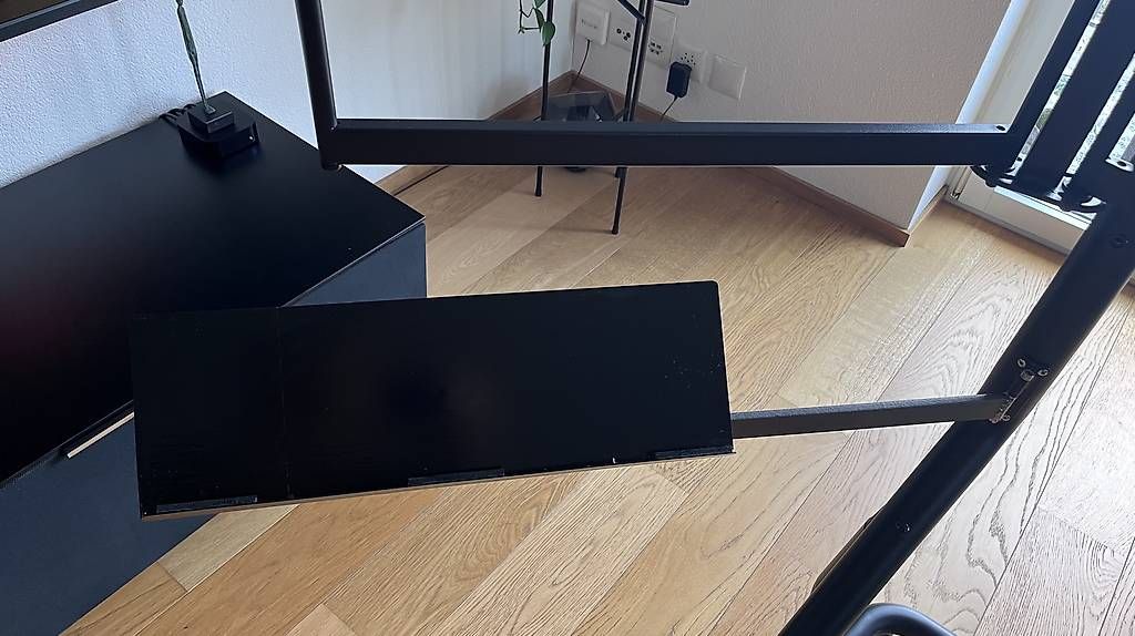 Staffa per monitor: Supporto triplo monitor oplite – Usato da Lucerna venduto da bru_d82f 4