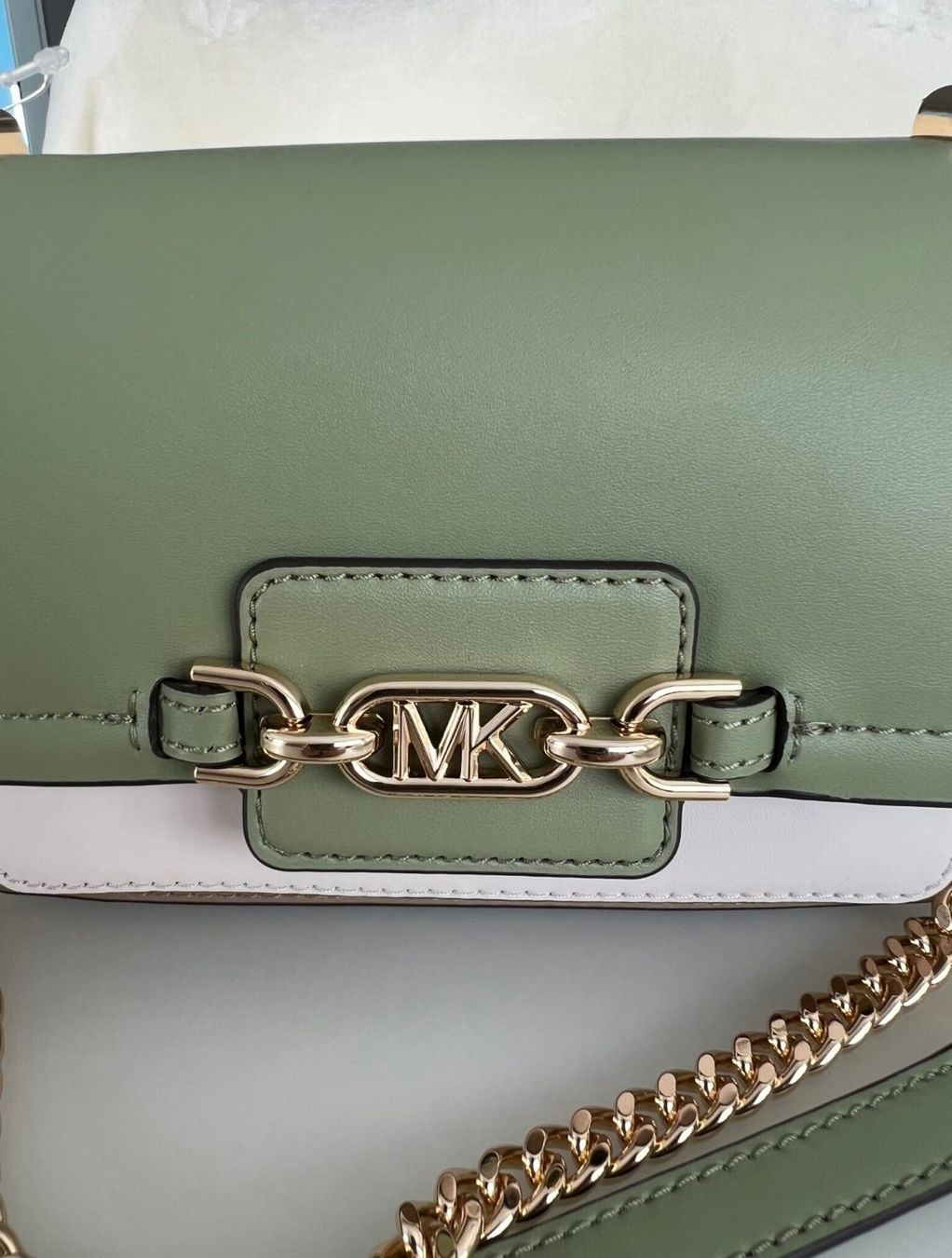 Michael Kors Taschen für Damen: Michael Kors Tasche light sage/camel – Neu und originalverpackt aus Wiedlisbach von Sistershop 5