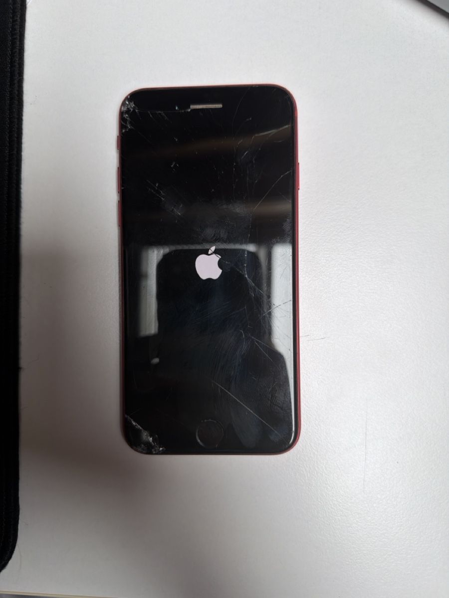 Apple Handys / Smartphones: Apple iPhone SE 128GB Red, Display Defective Condition – Defekt aus Ittigen von karim.2hami 8