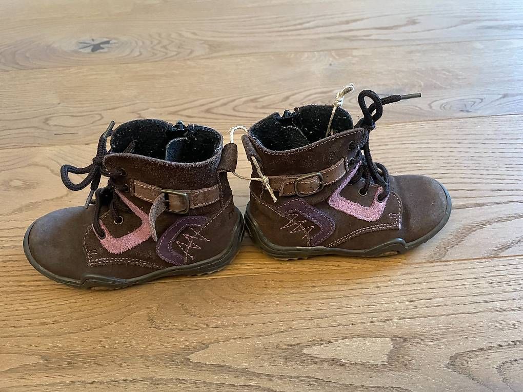 Scarpe per ragazze: Übergangsschuh Gr. 24 twisty – Usato da Rubigen venduto da lia_dwd7 2