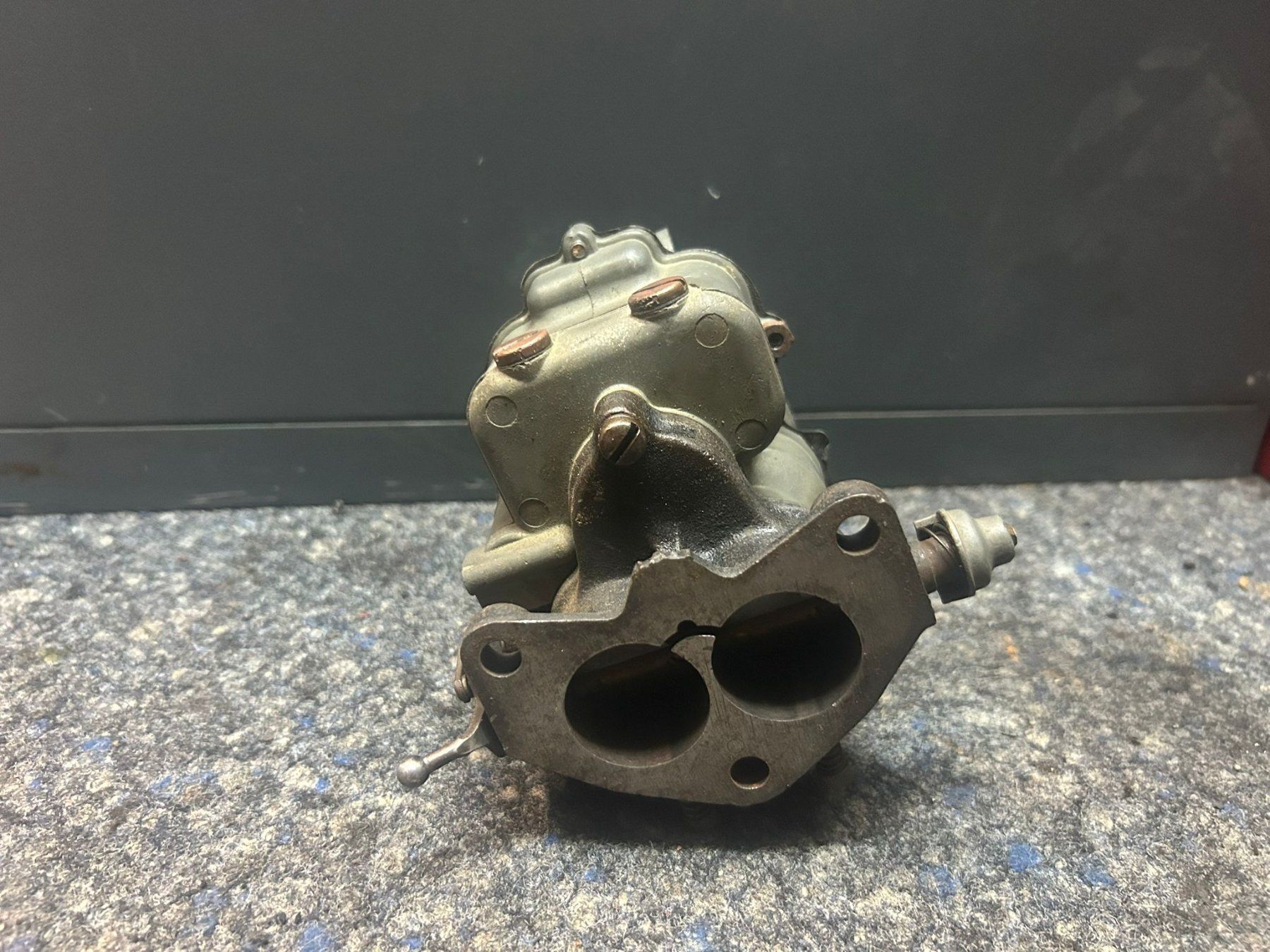 Tutti pezzi di ricambio auto: Occ. Vergaser Original Ford V8 Flathead – Usato da Niederdorf venduto da St170 4