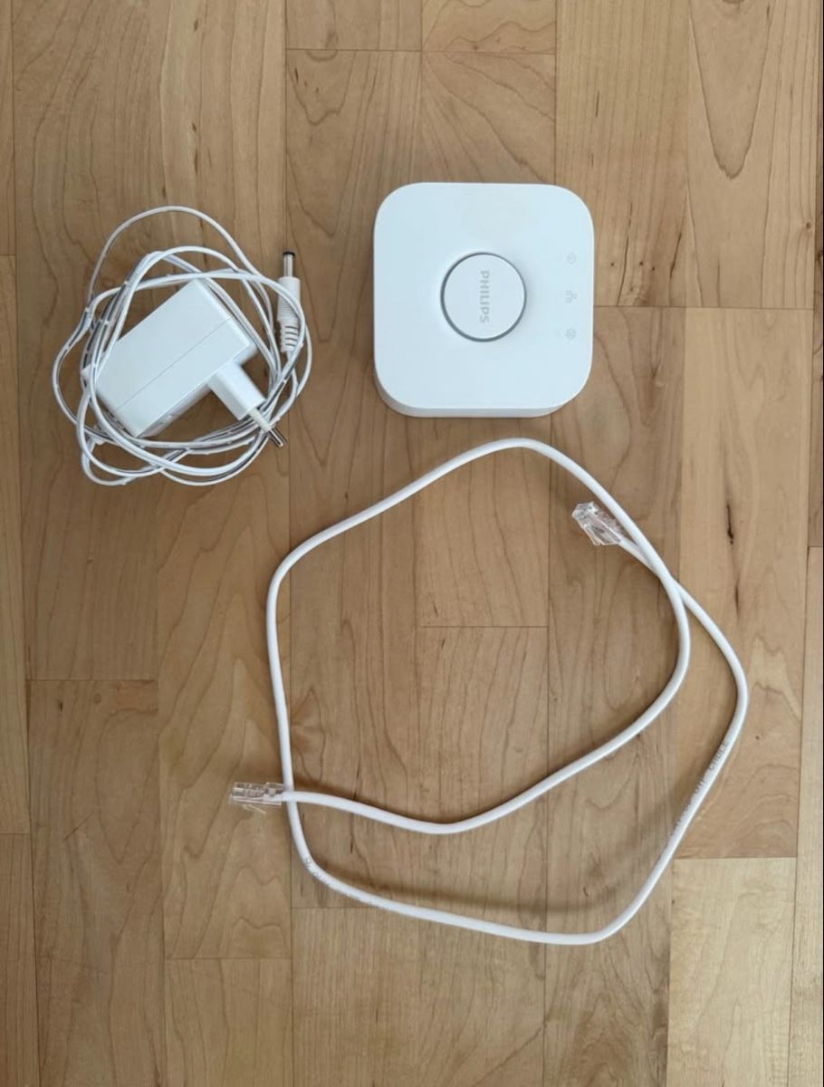 Philips Hub & Switch: Philips Hue Bridge Smart Home Hub – Usato da Steinen venduto da tom_pjg8 3