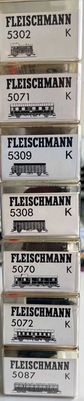 Fleischmann Modellini di ferrovie: 7 Stk. Fleischmann H0 assortiert – Nuovo e nell'imballaggio originale da Laufen venduto da ric_9vmm 1