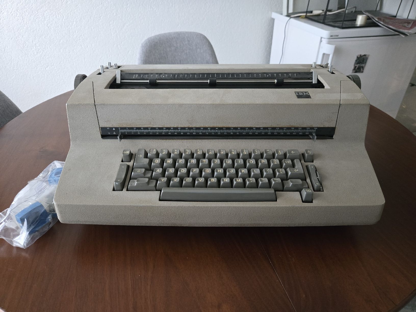 IBM Macchine da scrivere: Machine à écrire IBM électrique + éléments d'écriture – Usato da Romont FR venduto da ern_9zm2