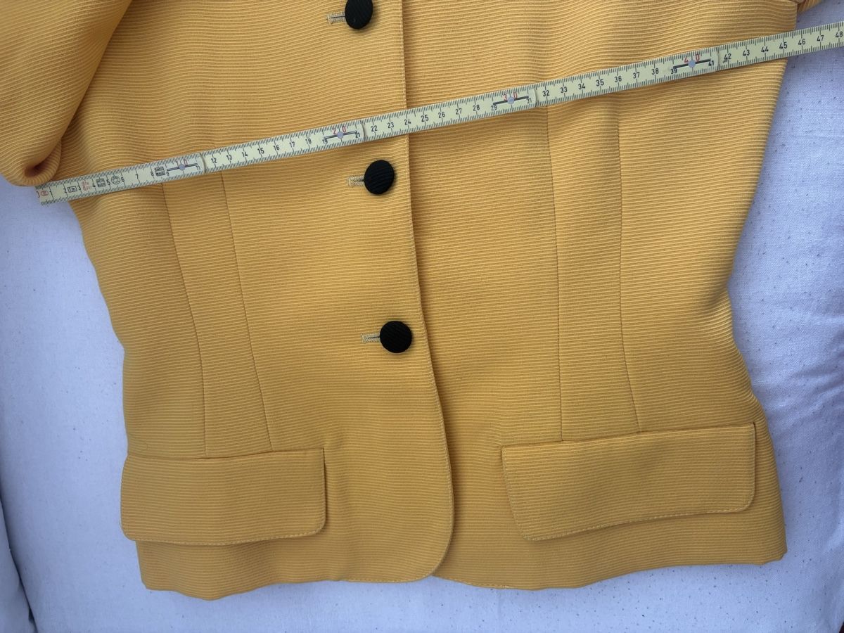 Giacche: Giacca corta giallo ocra  chic! – Usato da Lugano venduto da Edera49 3