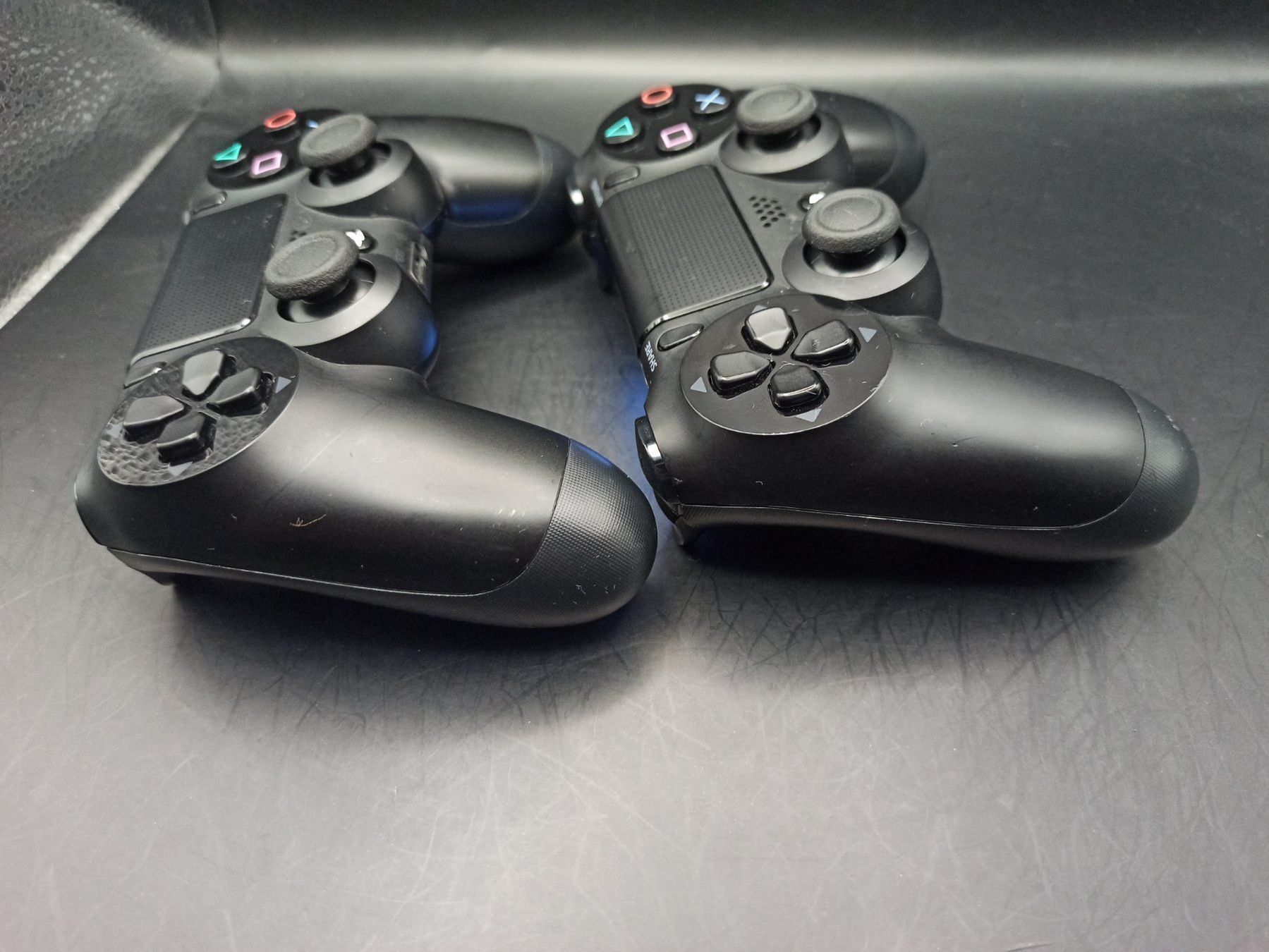 Controller: 2 x Original Controller Sony PS4 Wireless DualShock 4 V1 – Usato da Oberweningen venduto da mar_87mx 3