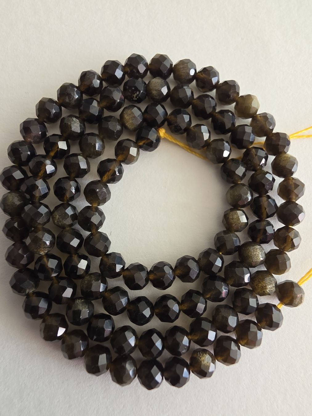 Minerali & Pietre curative: Obsidian facettiert 4mm. Strang – Nuovo e nell'imballaggio originale da Menziken venduto da Mirager 2