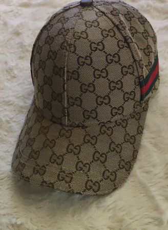 Casquette Gucci authentique, parfait pour cet été ! ✨☀️