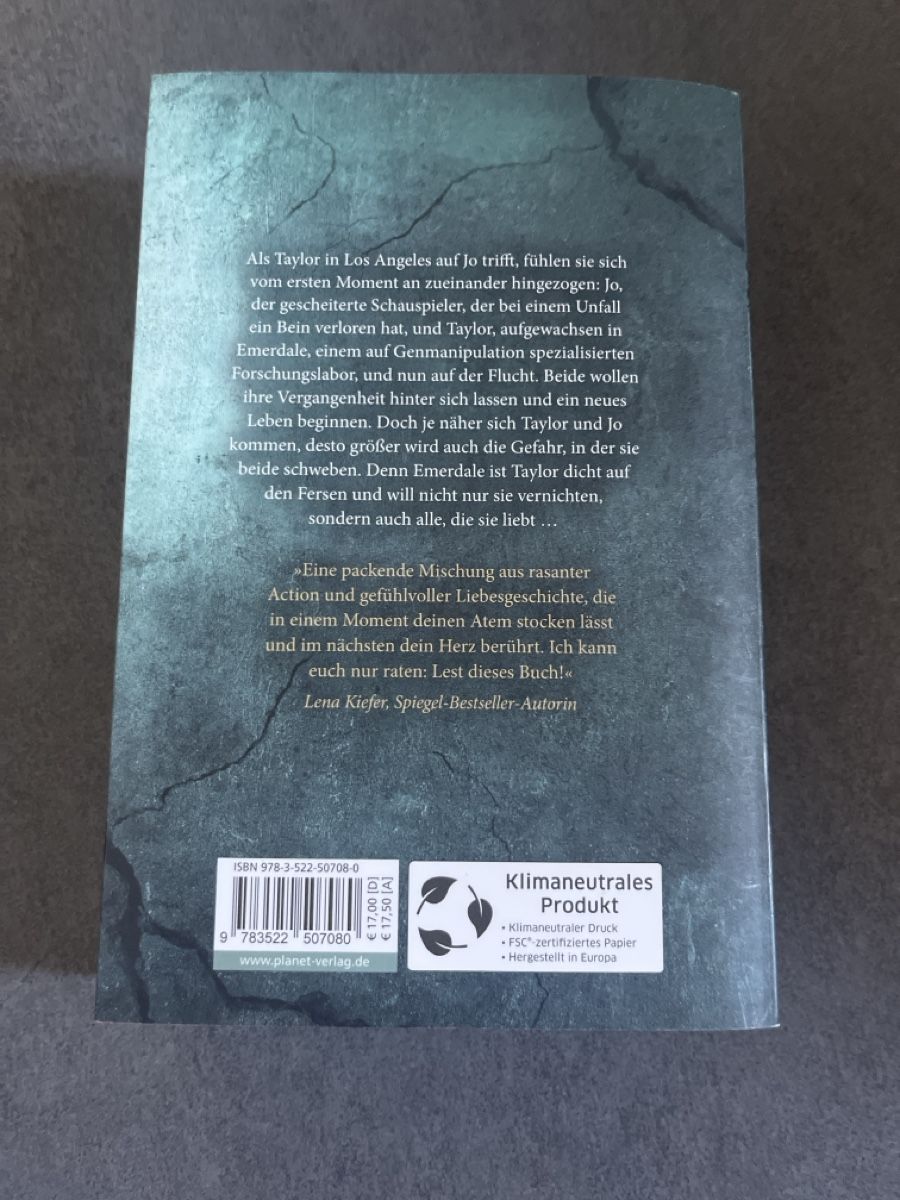 Livres: Two sides of the Dark – D'occasion à Tägerig par leo_j7br 1