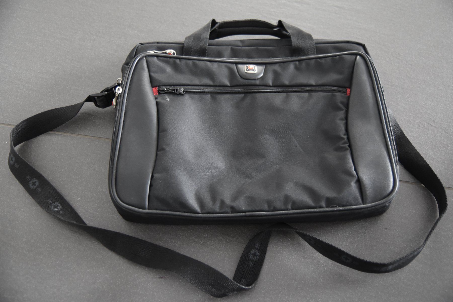 Borse: Laptoptasche schwarz – Usato da Brittnau venduto da Norge77