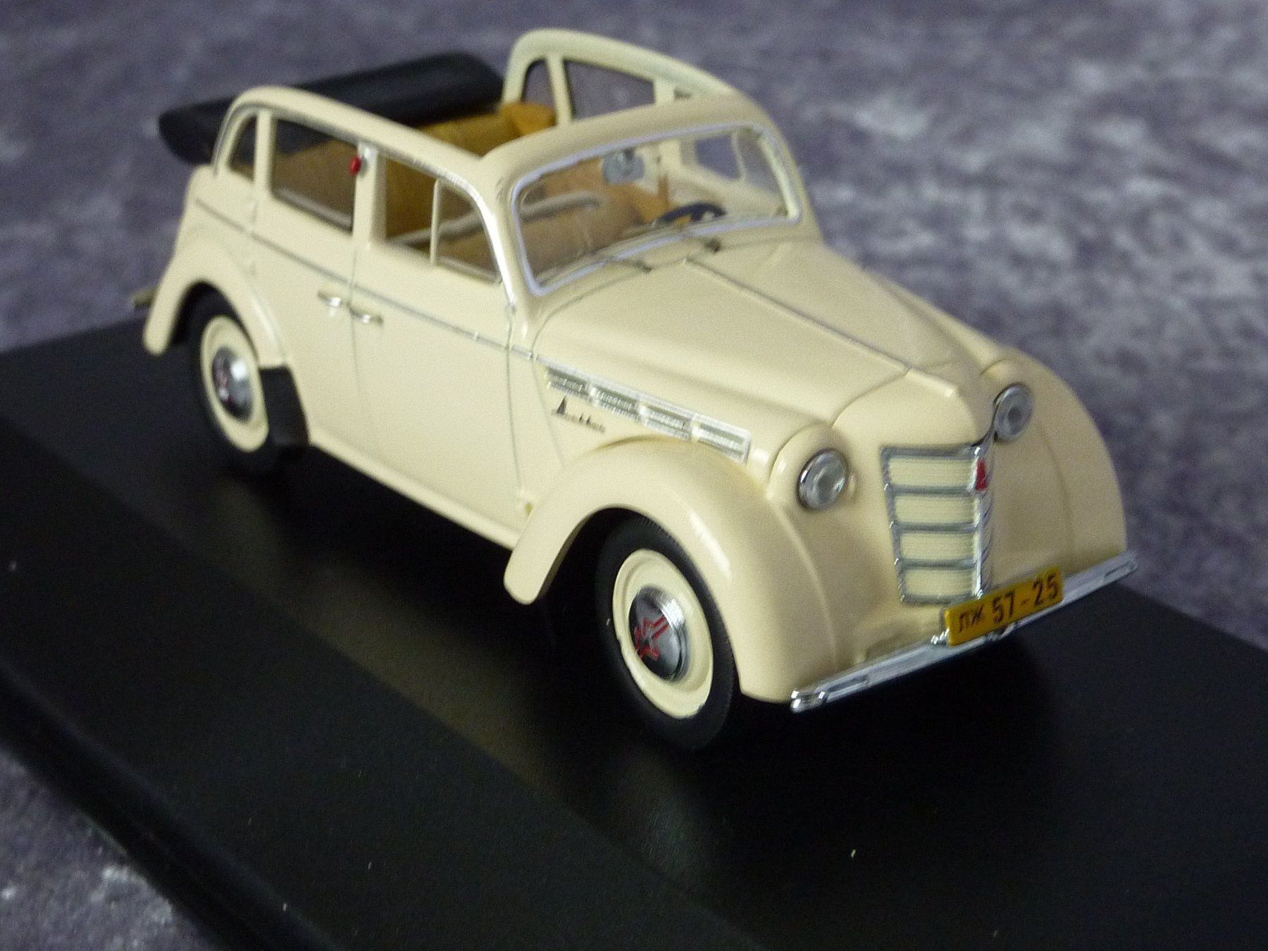 Modellini d'auto: Moskwitch 400 Convertible 1949  1:43 – Nuovo (secondo la descrizione) da Dürrenäsch venduto da modellautos4you 6