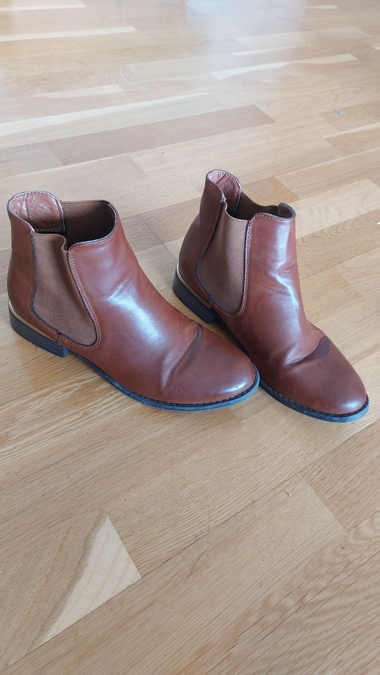 Scarpe da donna: Damenschuhe Grösse 39 – Usato da Chur venduto da rushboard 1