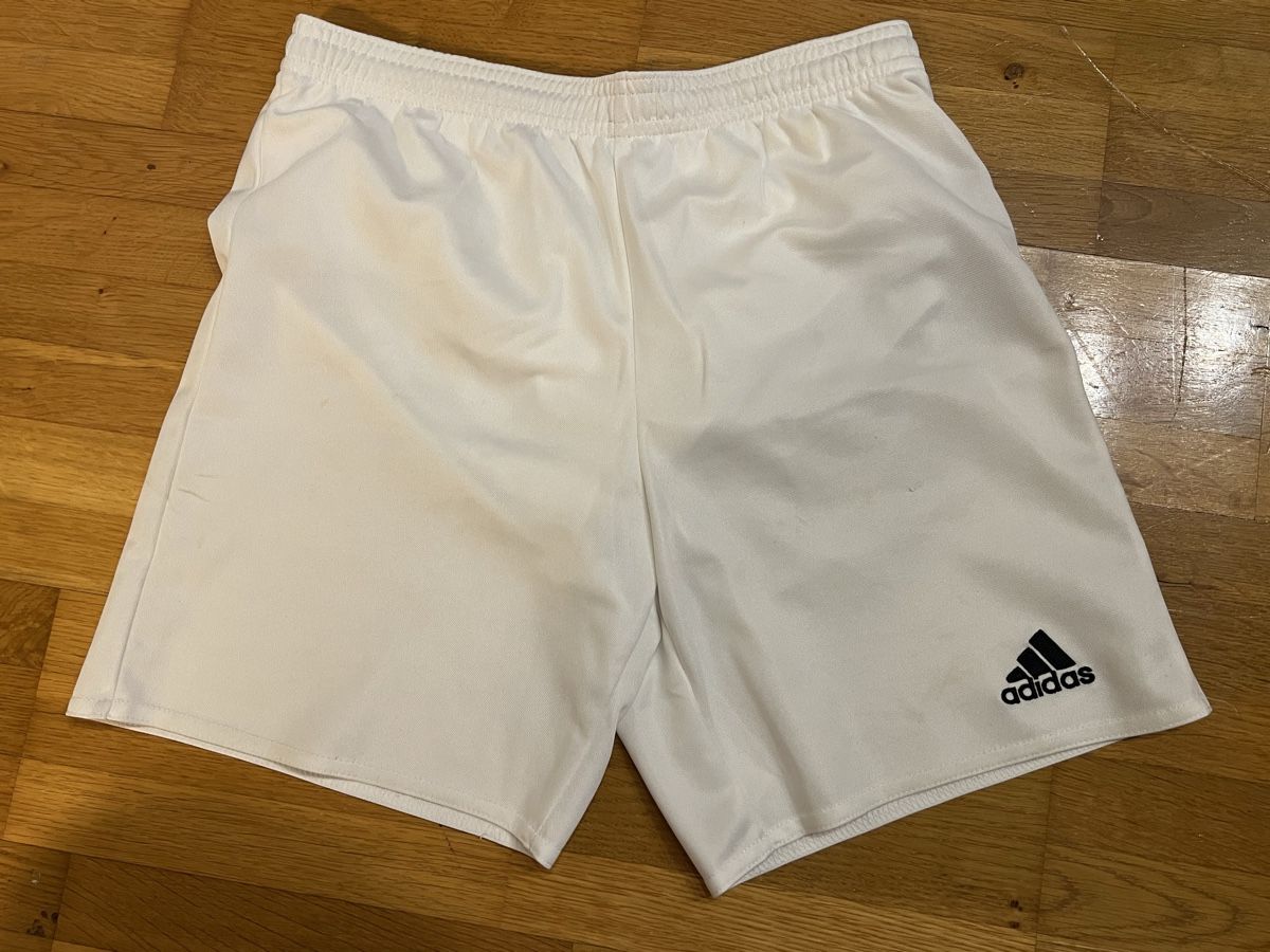 Adidas Pantaloni: Turnhose 137-147 Kinder – Usato da Herisau venduto da YOLO76