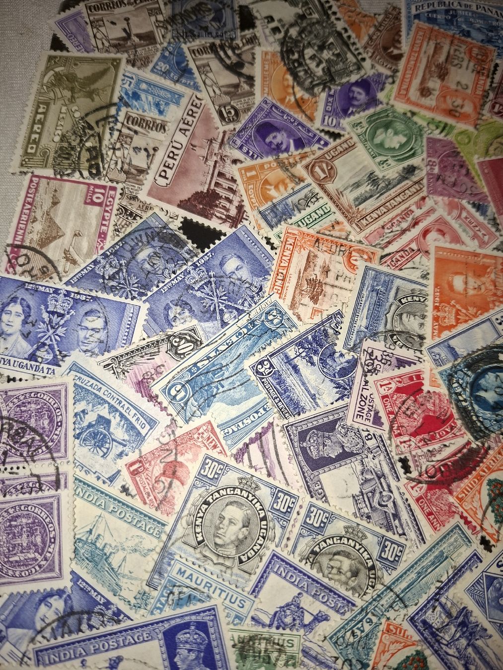 Tous les timbres: Lot Briefmarken Ausland 2# – D'occasion à Balgach par SIMEON27 3