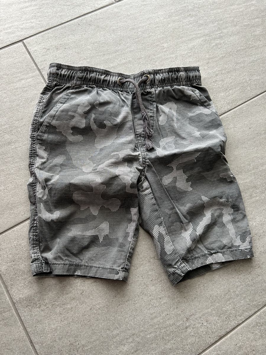 Pantaloni: Kurze Hose gr.116 – Usato da Derendingen venduto da Mel.A