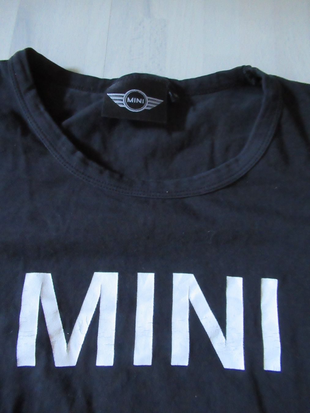 Camicie, T-shirt & Polo: Kinder T-Shirt schwarz MINI Logo Grösse M – Usato da Binz venduto da Hailqueen 1