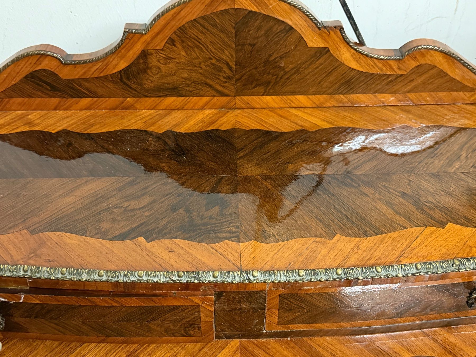 Scrivanie: Abgestufter Schreibtisch, 19. Jh. – Usato da Aarburg venduto da Nikys-Woods