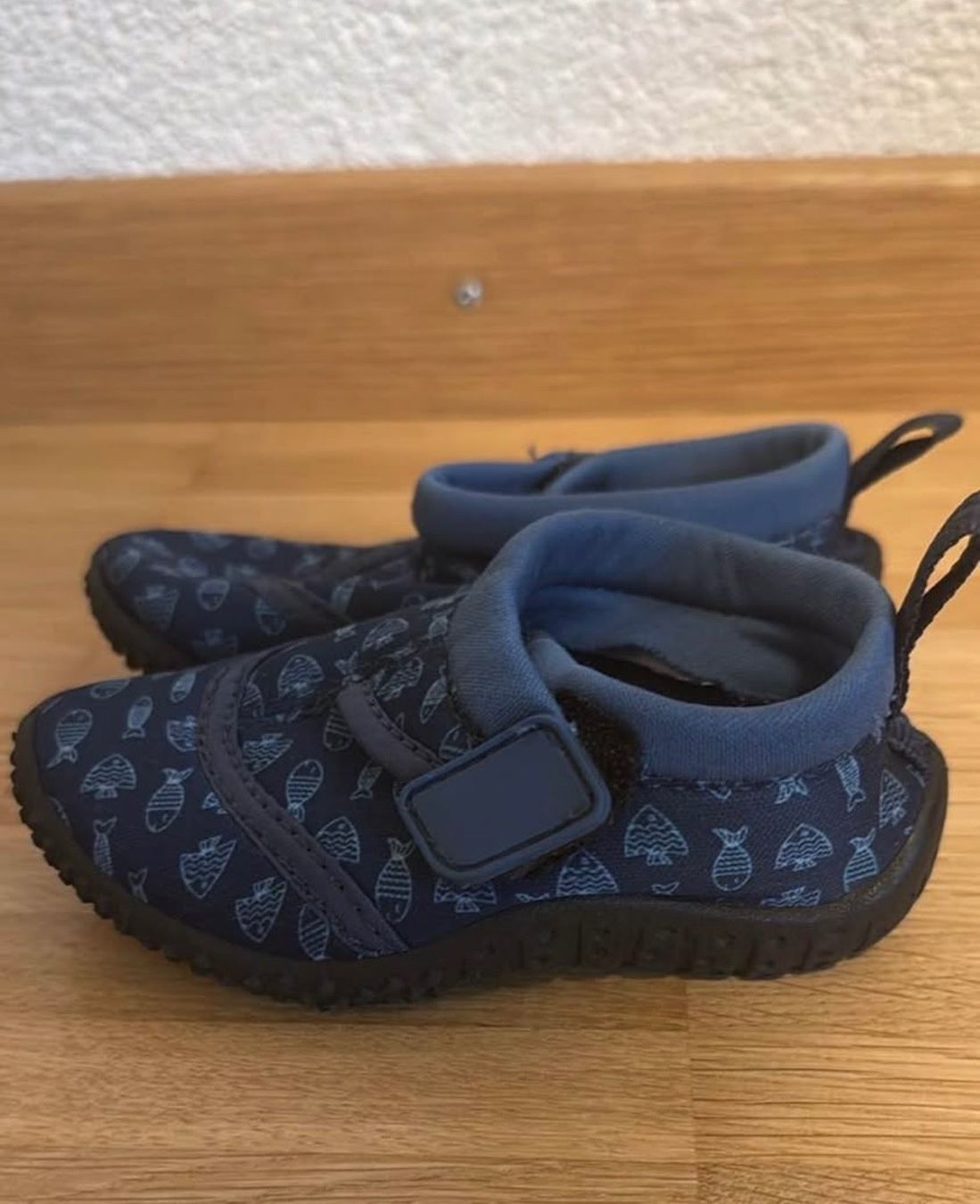 Scarpe per ragazzi: Badeschuhe Grösse 23 – Usato da Buchs ZH venduto da cin_vzl7
