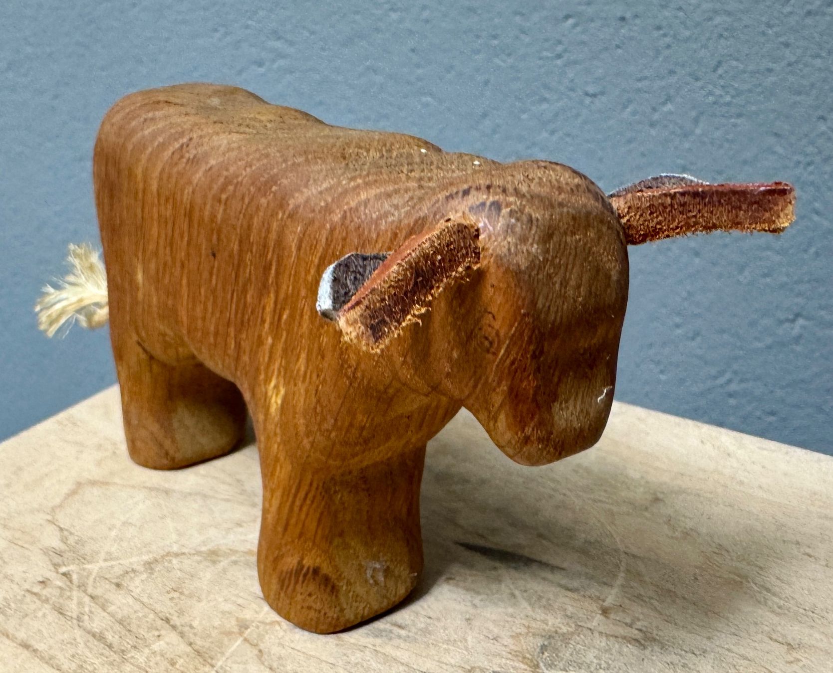Statuette: Alte geschnitzte Holzkuh Kuh Holz – Usato da Rothrist venduto da Luckywinner 5