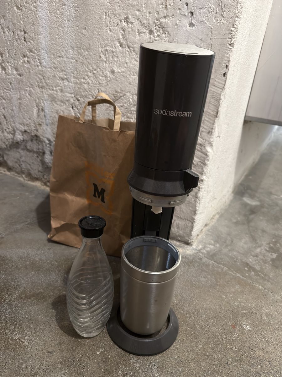 Sodastream Elettrodomestici da cucina: SodaStream Wassersprudler mit Glasflasche  – Usato da Zürich venduto da Coco.swiss