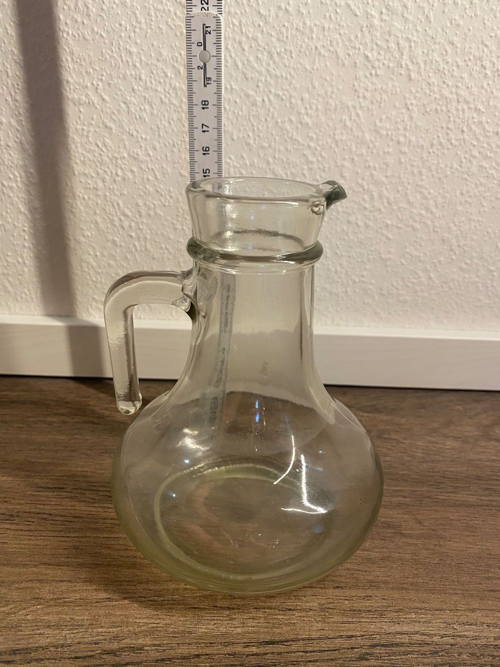 Karaffen: Glaskrug / Karaffe klein 15 cm hoch – Gebraucht aus Pratteln von a23_j2gs 7