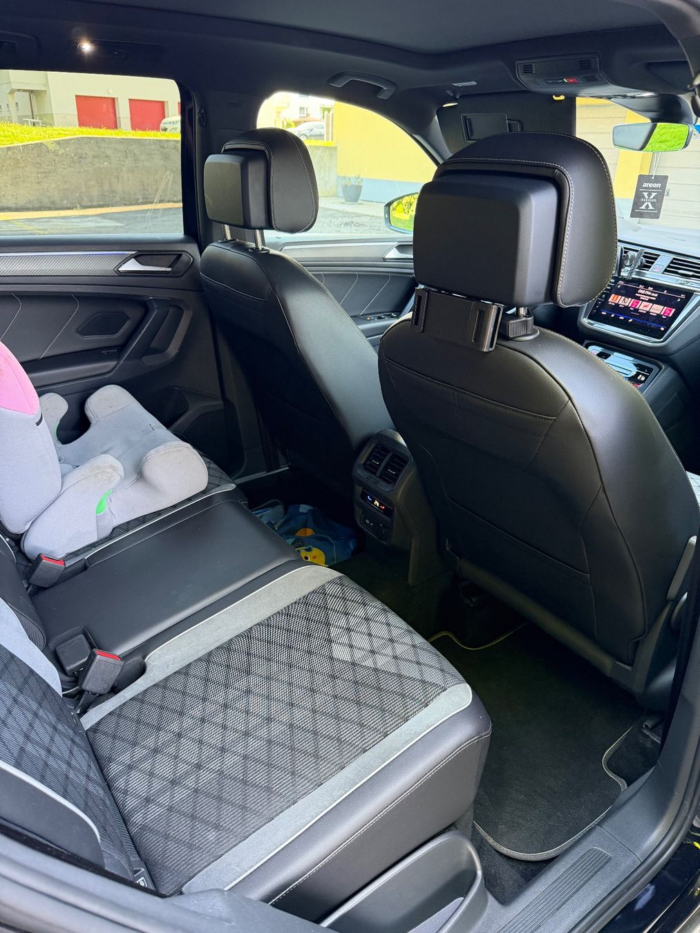 VW Automobili: VW Tiguan 2.0 TSI / R-Line – Usato da Ecublens VD venduto da Dzulli_777 8