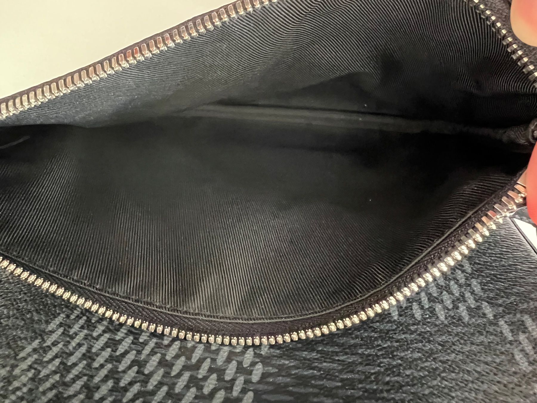 Louis Vuitton Borse: Louis Vuitton Tasche – Nuovo (secondo la descrizione) da Pratteln venduto da nik_h8yj 6
