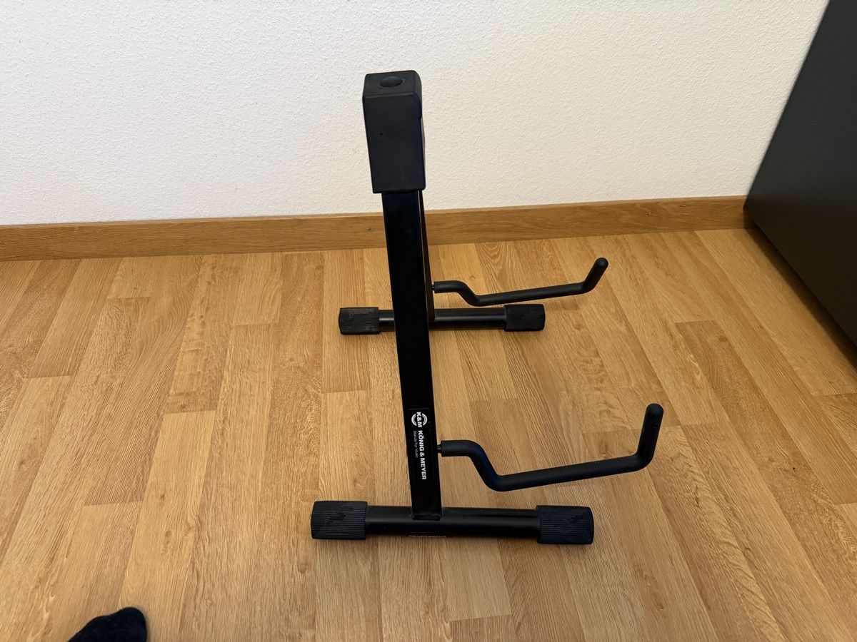 Supporti per strumenti musicali & leggii: Guitar stand – Nuovo (secondo la descrizione) da Zürich venduto da alekseimatias 2