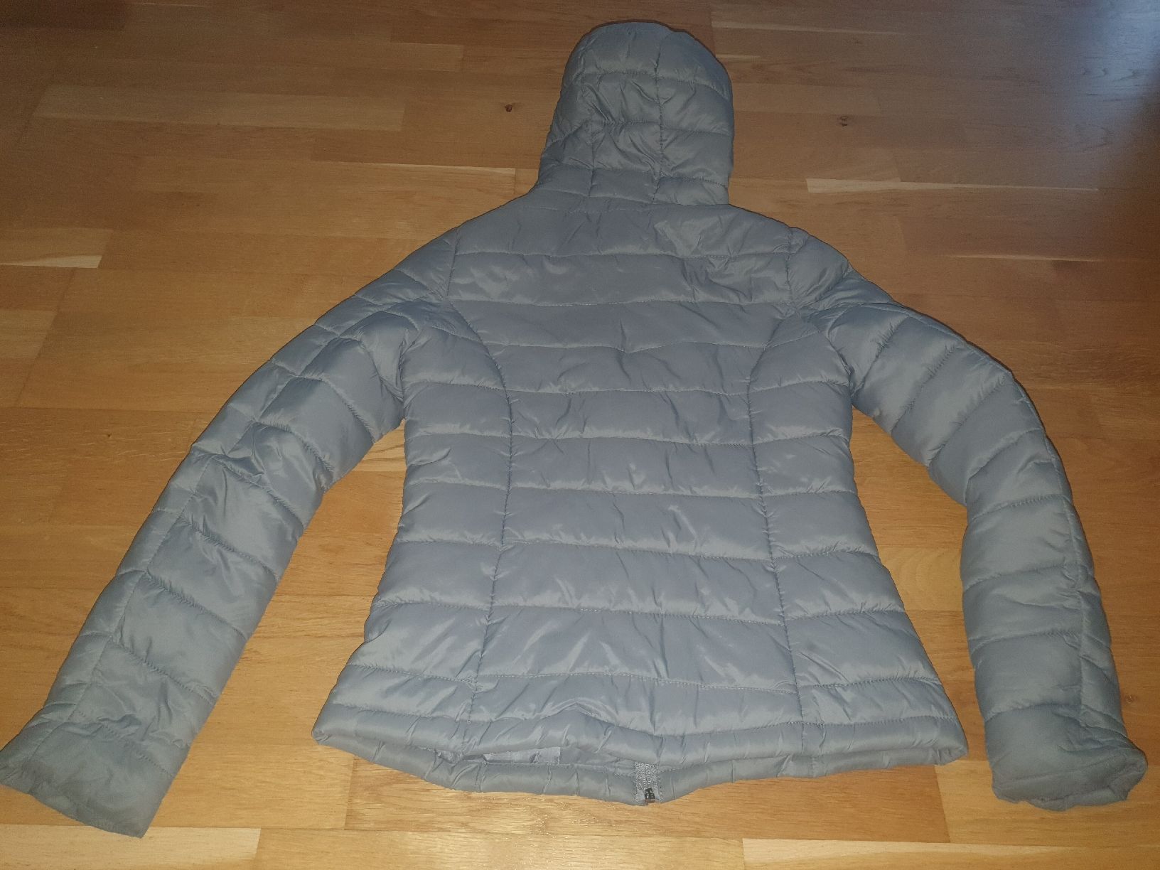 Giacche:  Damen Grösse S grau mit Kapuze – Usato da Moosseedorf venduto da Sonnenschein.. 6