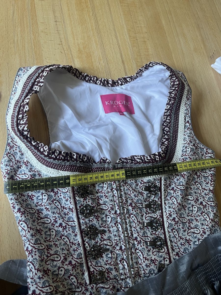 Krüger Vestiti: Dirndl Krüger gr.36 – Usato da Rikon im Tösstal venduto da stupsi99 7