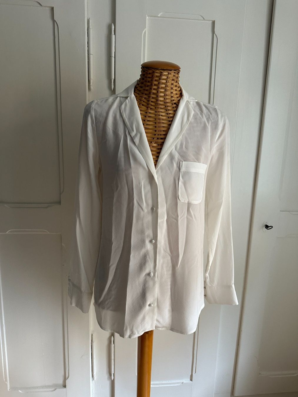 Sezane Blusen: SÉZANE - Seidenbluse offweiss XS – Gebraucht aus Zürich von Diazaio