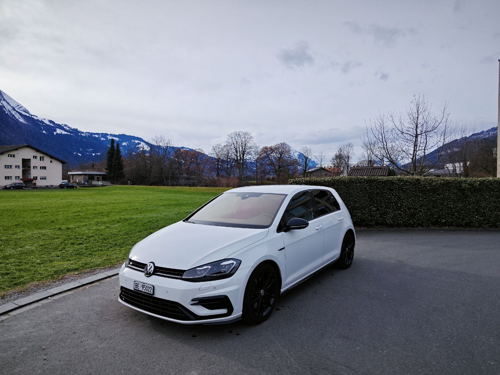 VW Automobili: VW Golf R 2.0 TSI 4 Motion – Usato da Interlaken venduto da marfis