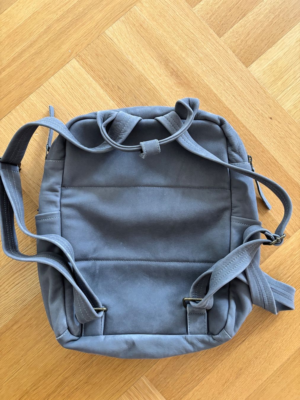 Zaini: Weicher Lederrucksack in grau – Usato da Zürich venduto da gaj_nm6w 2