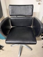 3x Friseurstühle Leder schwarz mit Fussring höhenverstellbar