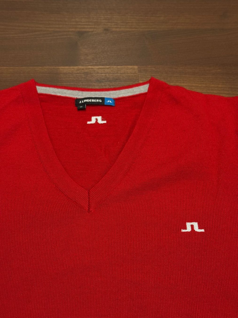 Lindeberg Maglioni & Felpe: J.Lindeberg Merino V-Neck Pullover rot – Usato da Gränichen venduto da lixil 1