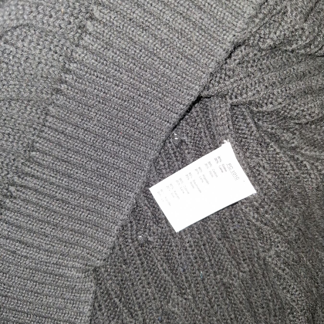 Lacoste Pullover & Sweatshirts: Lacoste Devanlay Pull torsadé noir - Taille 4 (M) – Gebraucht aus Le Locle von QualiteExpress 3