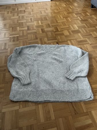 Handgestrickter, warmer Winter-Pullover aus Wolle, Grau