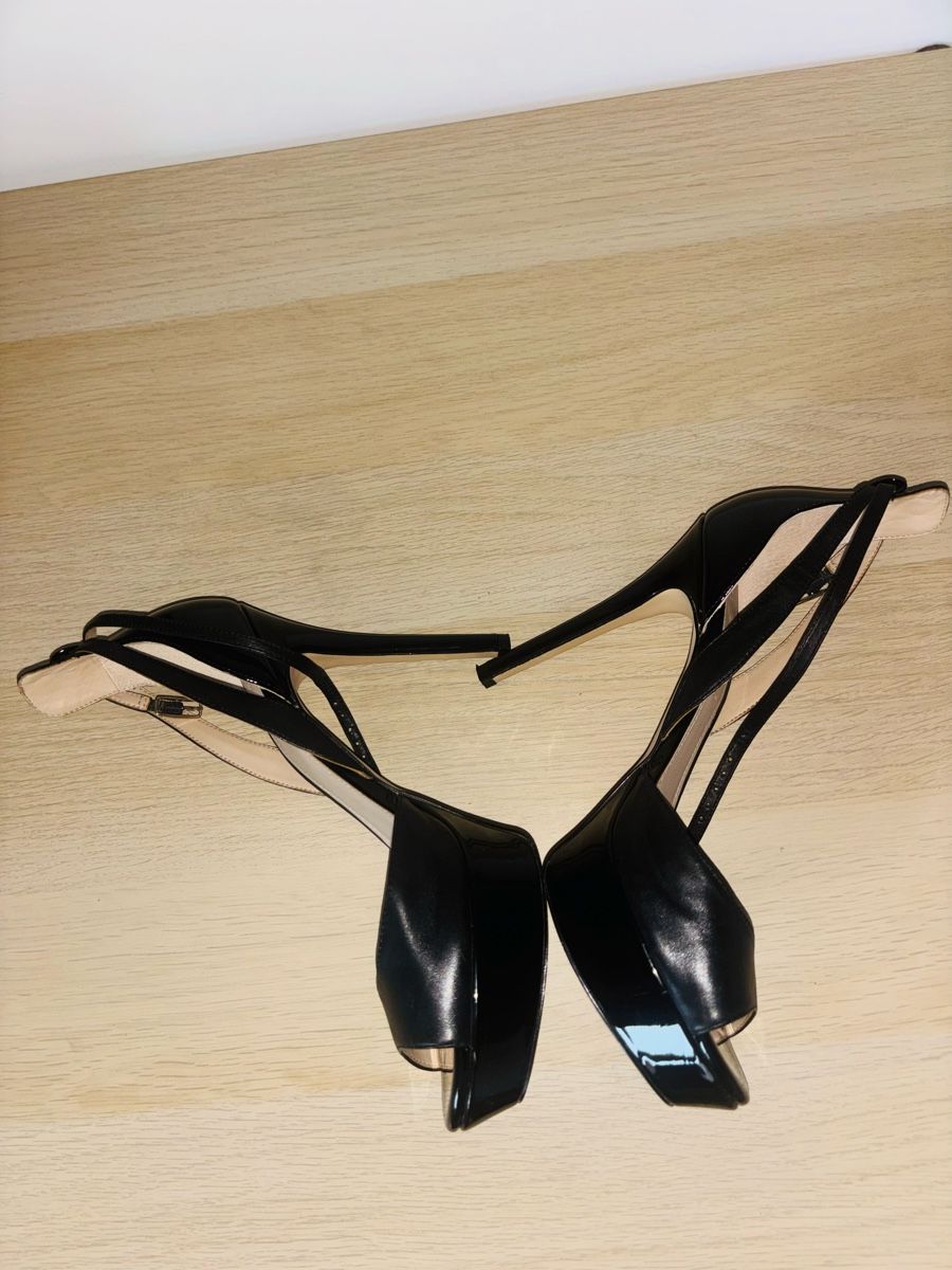 Guess Damenschuhe: Chaussures guess taille 40  – Gebraucht aus Troistorrents von gag_k7q6