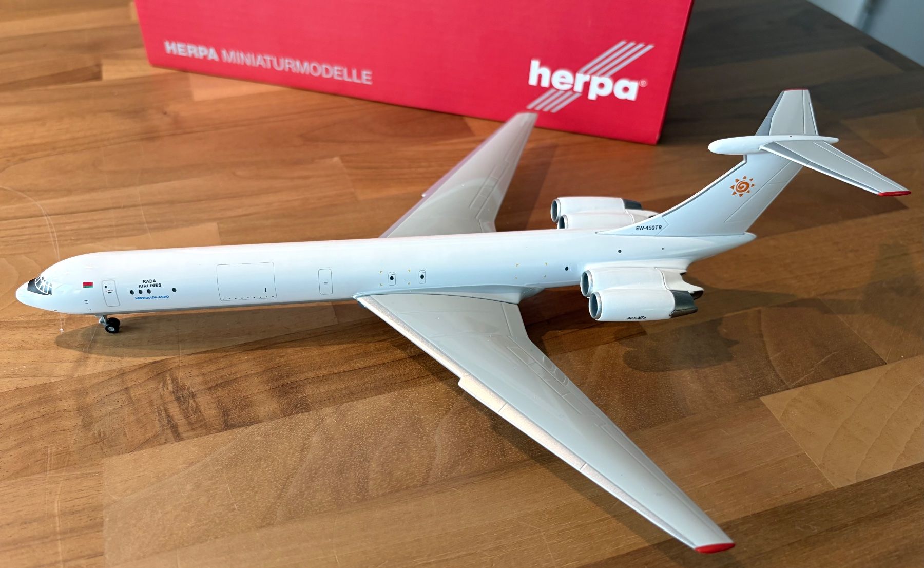 Ilyushin IL-62 Rada Airlines 1/200 Metallmodell - Herpa (Neu (gemäss ...